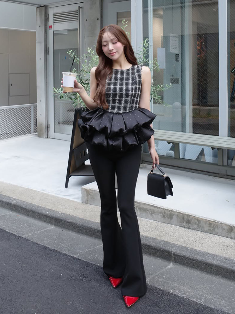 モデル：156cm（着用サイズ：FREE　着用カラー：BLK）