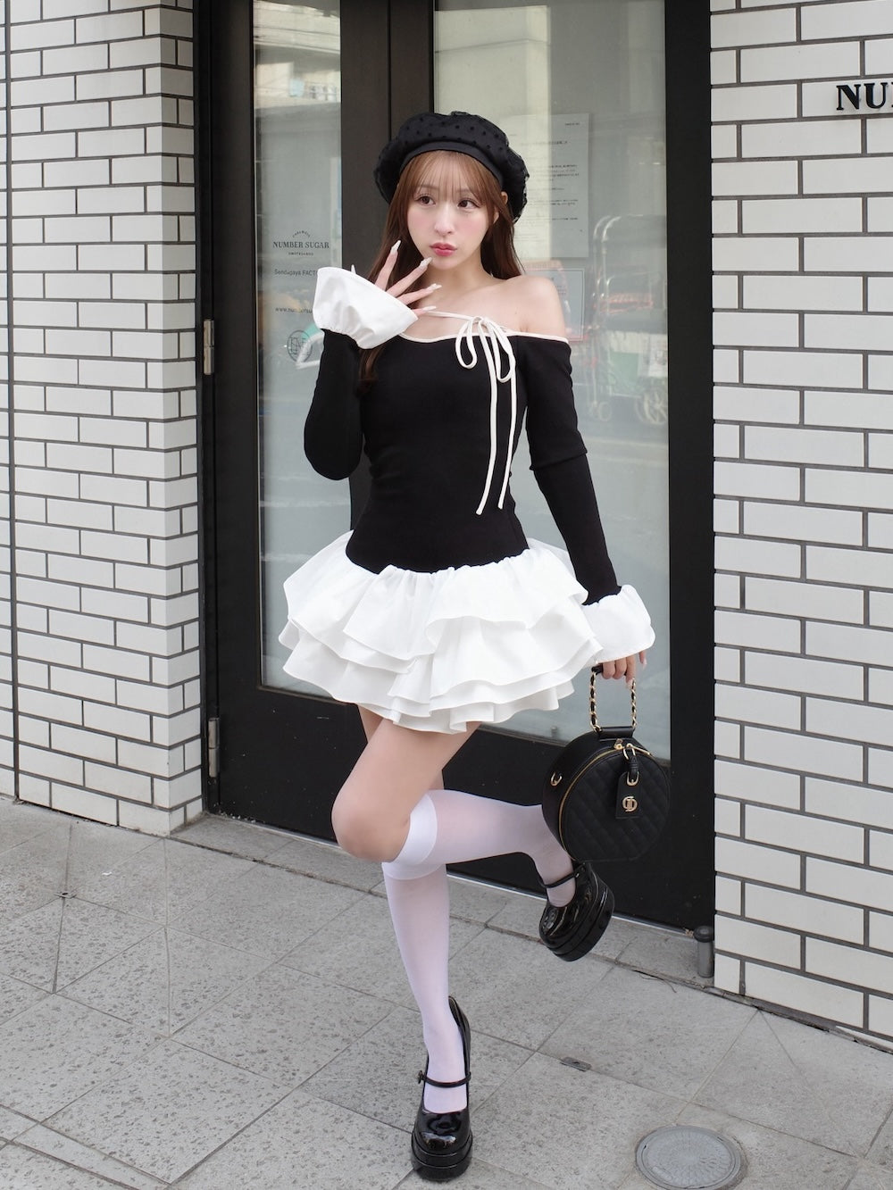 モデル：156cm（着用サイズ：FREE　着用カラー：BLK）