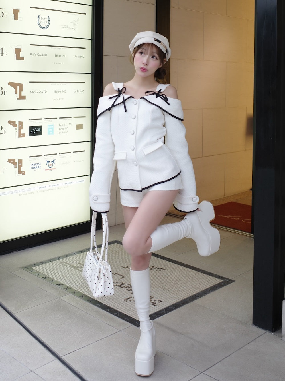 モデル：156cm（着用サイズ：S　着用カラー：IVO）