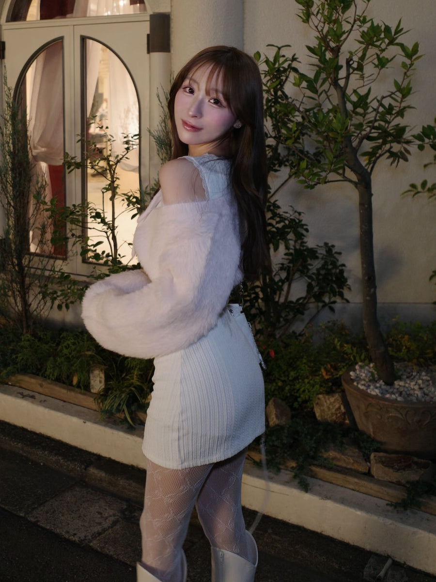 モデル：156cm（着用サイズ：FREE　着用カラー：IVO）