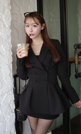 モデル：156cm（着用サイズ：FREE　着用カラー：BLK）