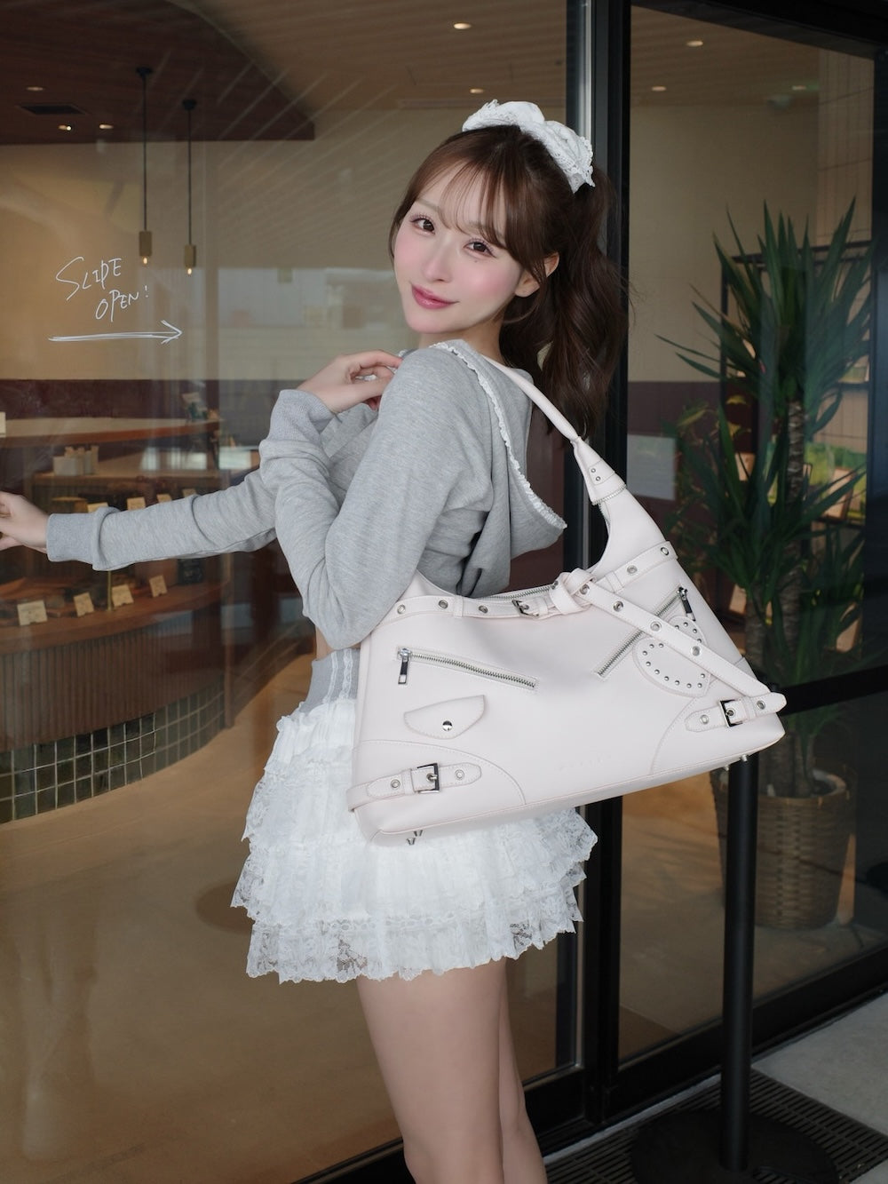 モデル：156cm（着用サイズ：FREE　着用カラー：GRY）