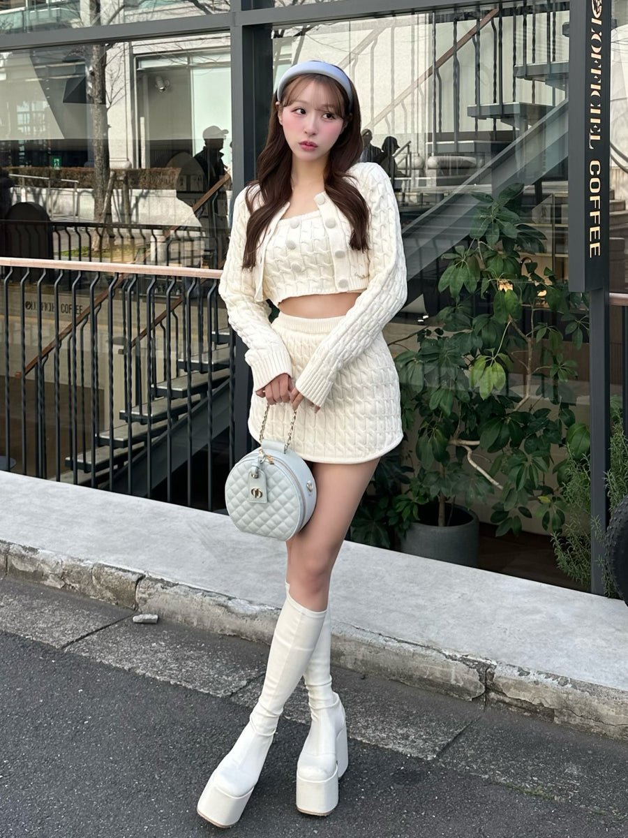 モデル：156cm（着用サイズ：FREE　着用カラー：IVO）