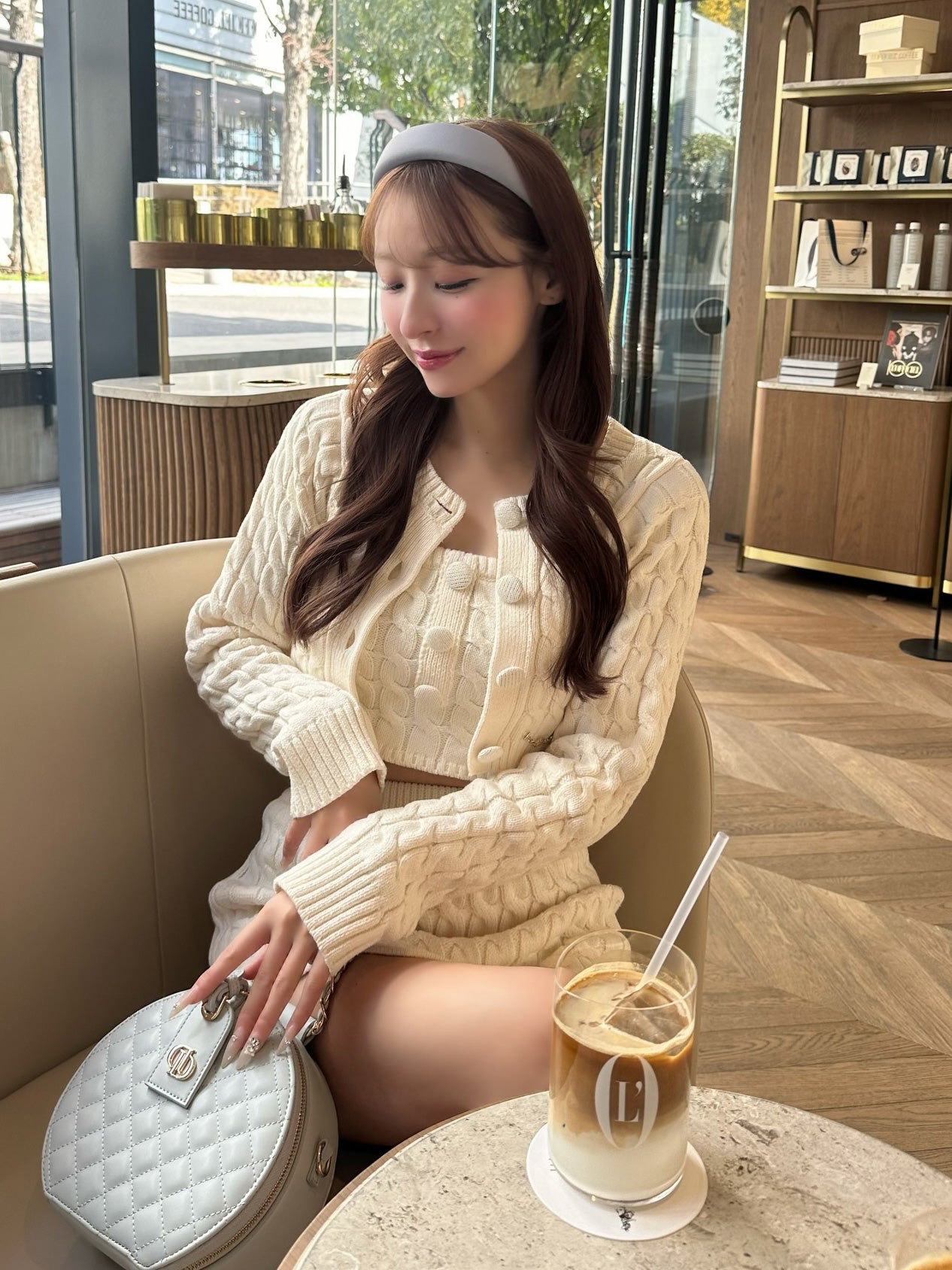 モデル：156cm（着用サイズ：FREE　着用カラー：IVO）