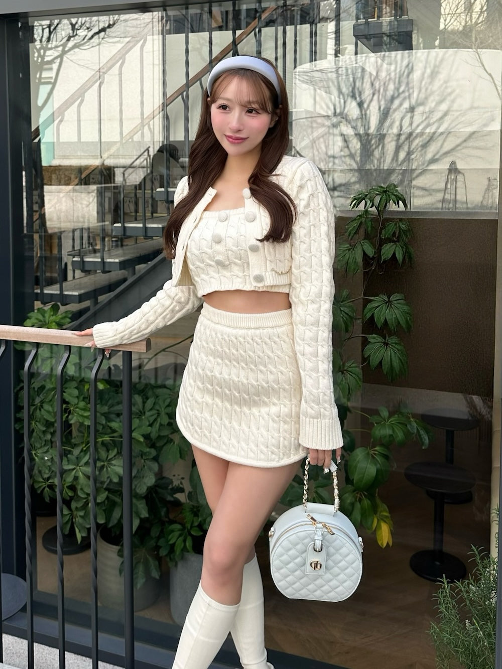 モデル：156cm（着用サイズ：FREE　着用カラー：IVO）