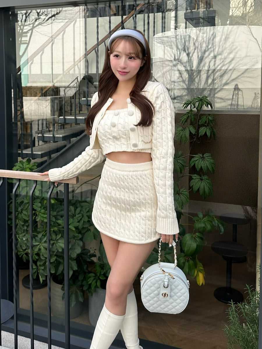 モデル：156cm（着用サイズ：FREE　着用カラー：IVO）