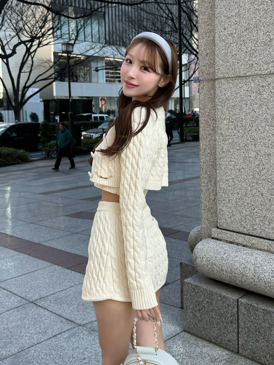 モデル：156cm（着用サイズ：FREE　着用カラー：IVO）