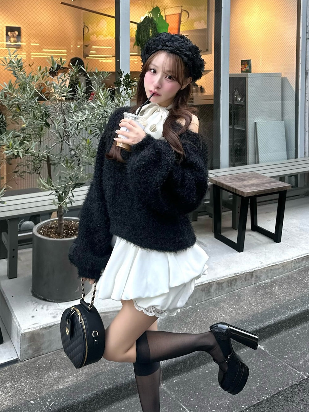 モデル：156cm（着用サイズ：FREE　着用カラー：BLK）
