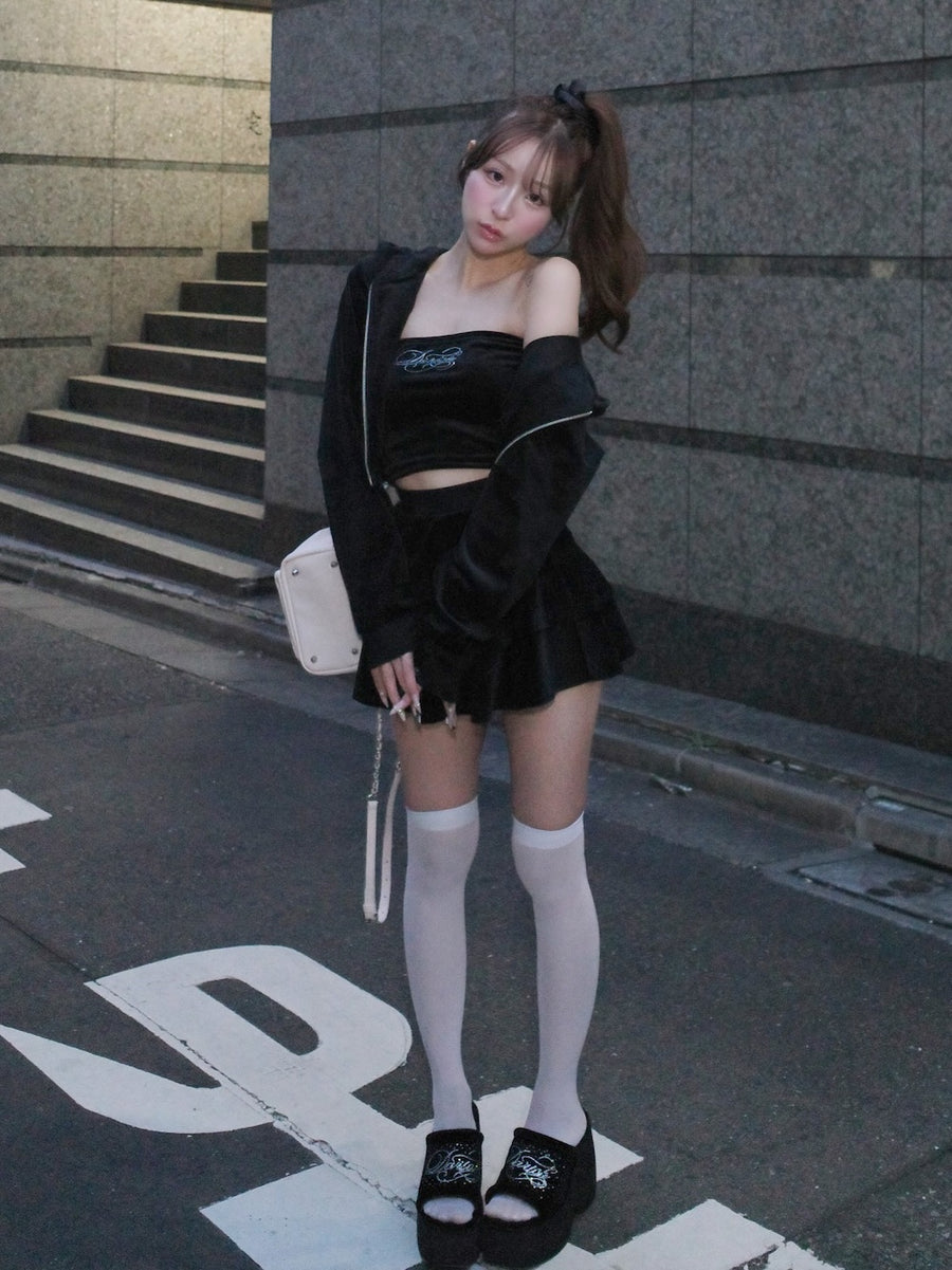 モデル：156cm（着用サイズ：FREE　着用カラー：BLK）