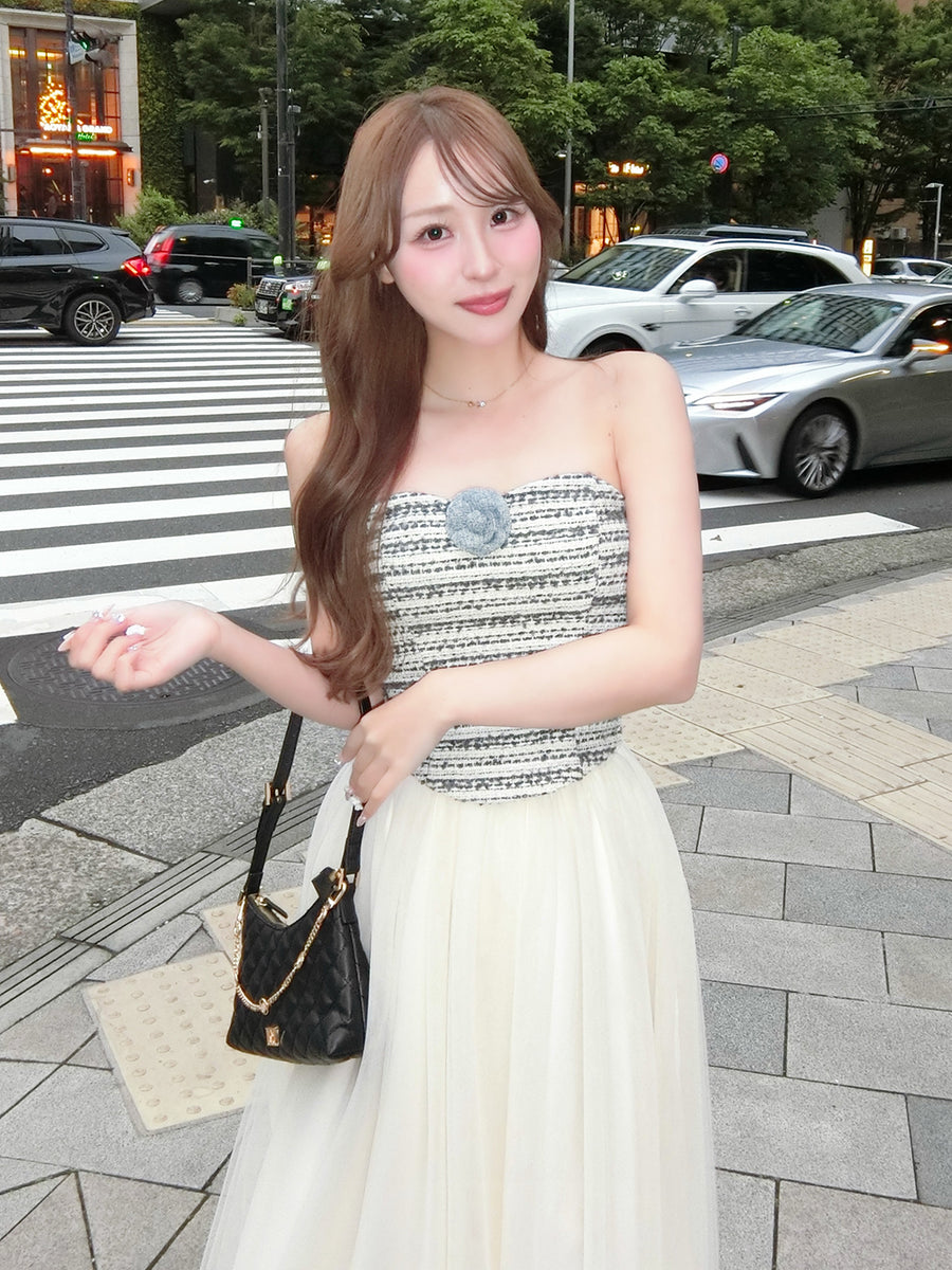 モデル：156cm（着用サイズ：FREE　着用カラー：IVO）