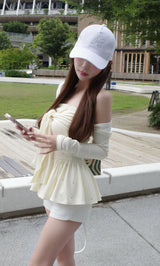 モデル：156cm（着用サイズ：FREE　着用カラー：YEL）