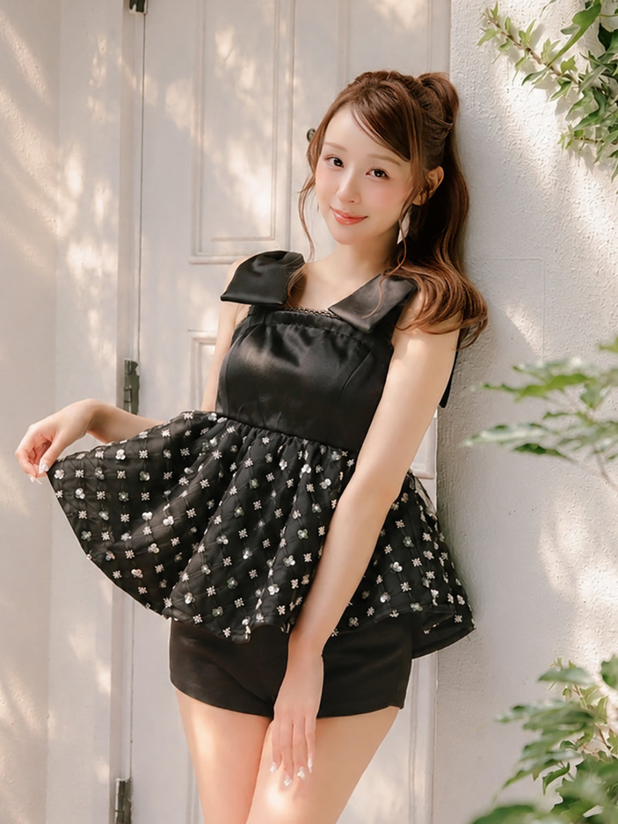 モデル：156cm（着用サイズ：FREE　着用カラー：BLK）