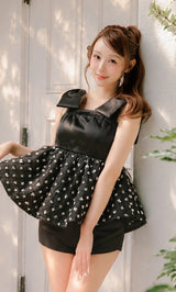 モデル：156cm（着用サイズ：FREE　着用カラー：BLK）