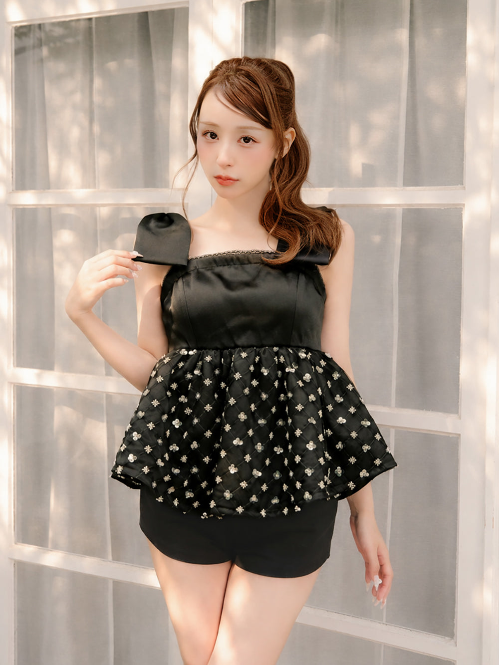 モデル：156cm（着用サイズ：FREE　着用カラー：BLK）