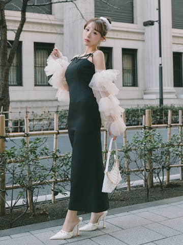 モデル：156cm（着用サイズ：FREE　着用カラー：BLK）