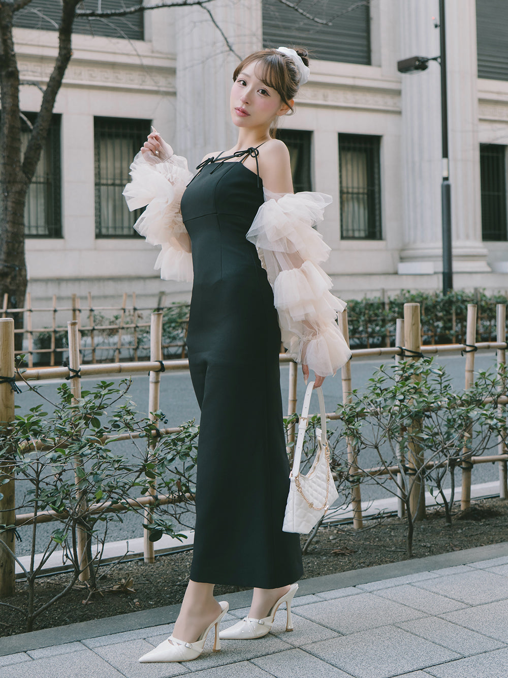 モデル：156cm（着用サイズ：FREE　着用カラー：BLK）