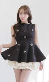 モデル：156cm（着用サイズ：FREE　着用カラー：BLK）