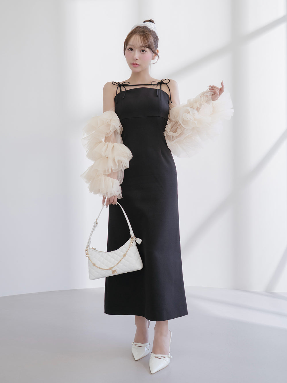 モデル：156cm（着用サイズ：FREE　着用カラー：BLK）