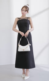 モデル：156cm（着用サイズ：FREE　着用カラー：BLK）