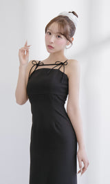 モデル：156cm（着用サイズ：FREE　着用カラー：BLK）