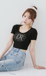 モデル：156cm（着用サイズ：FREE　着用カラー：BLK）