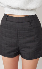 モデル：156cm（着用サイズ：S　着用カラー：BLK）