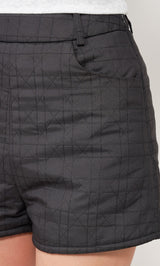 モデル：156cm（着用サイズ：S　着用カラー：BLK）