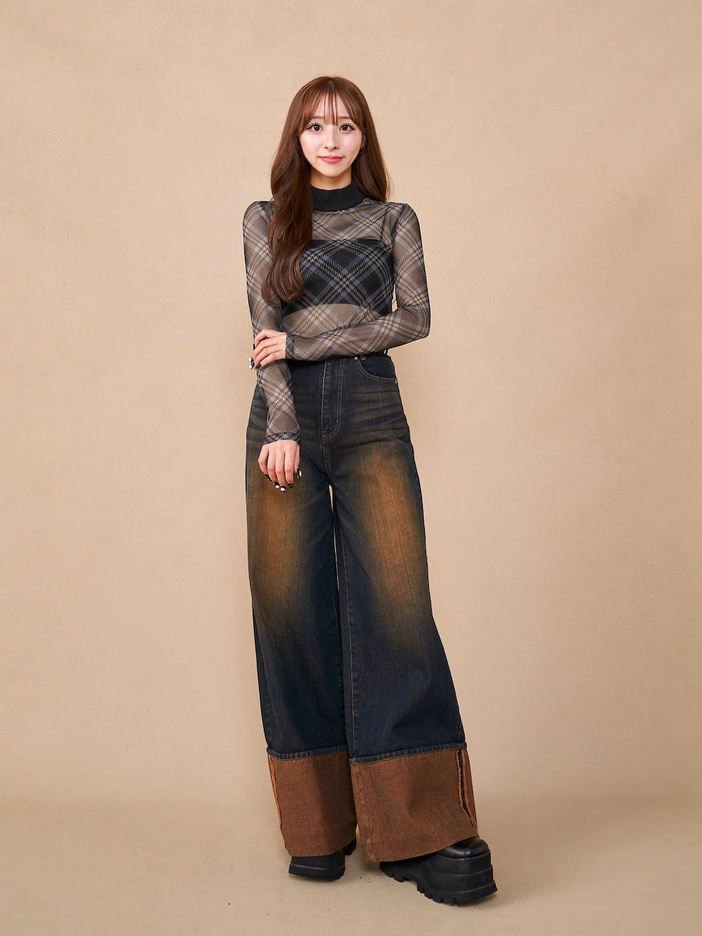 モデル：156cm（着用サイズ：FREE　着用カラー：BLK）