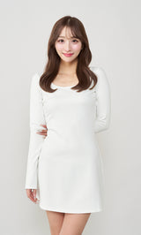 モデル：156cm（着用サイズ：FREE　着用カラー：WHT）