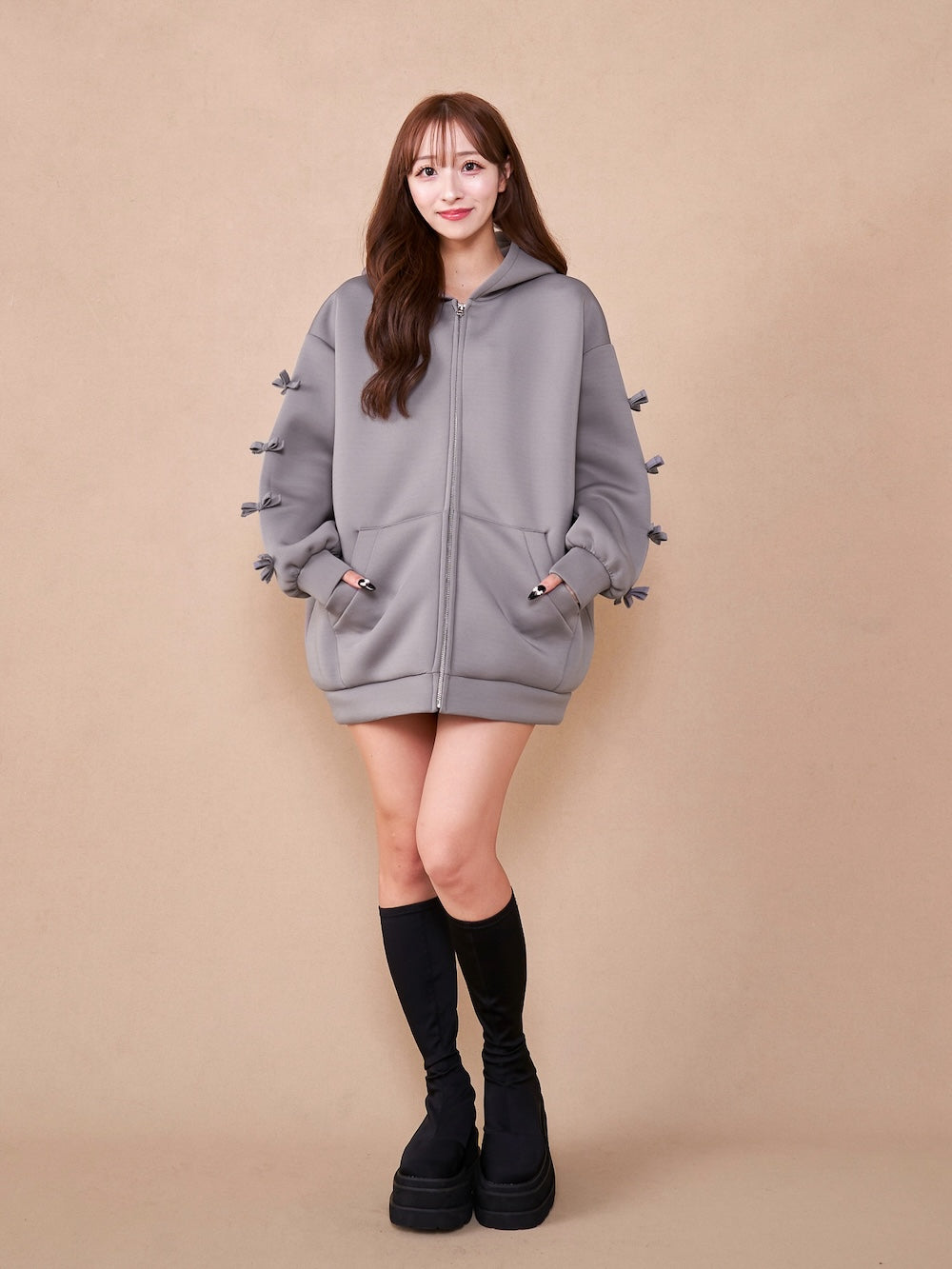 モデル：156cm（着用サイズ：FREE　着用カラー：GRY）