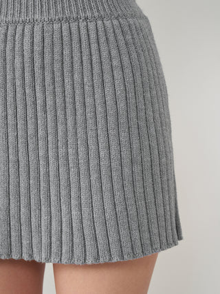 モデル：156cm（着用サイズ：FREE　着用カラー：GRY）