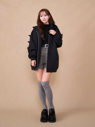 モデル：156cm（着用サイズ：FREE　着用カラー：BLK）