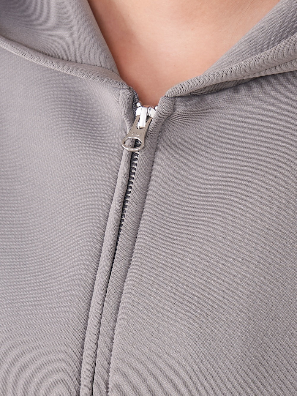 モデル：156cm（着用サイズ：FREE　着用カラー：GRY）