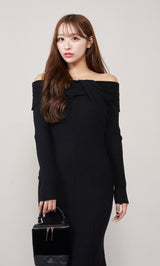 モデル：156cm（着用サイズ：FREE　着用カラー：BLK）