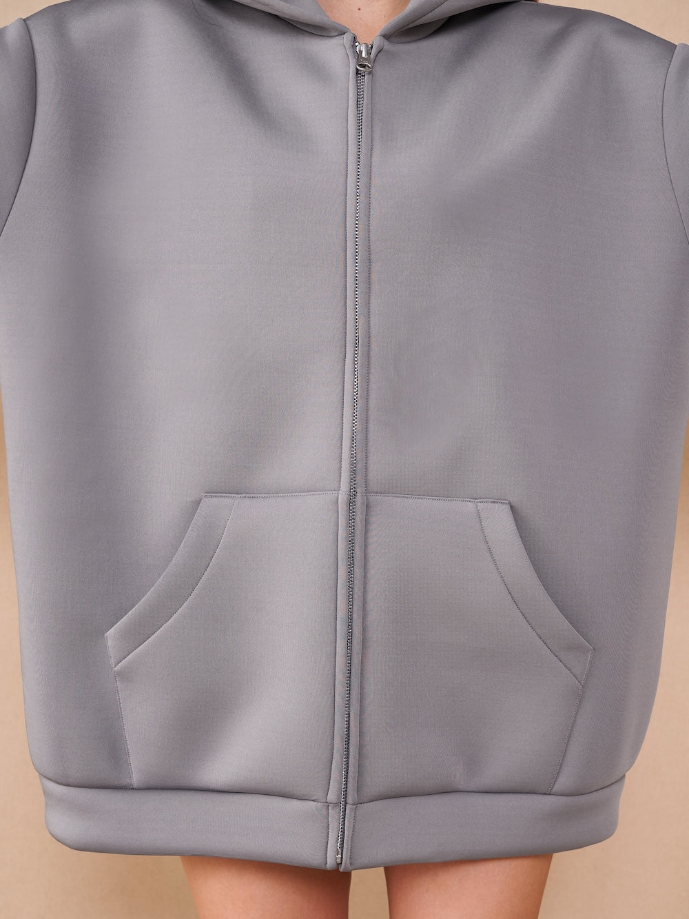 モデル：156cm（着用サイズ：FREE　着用カラー：GRY）
