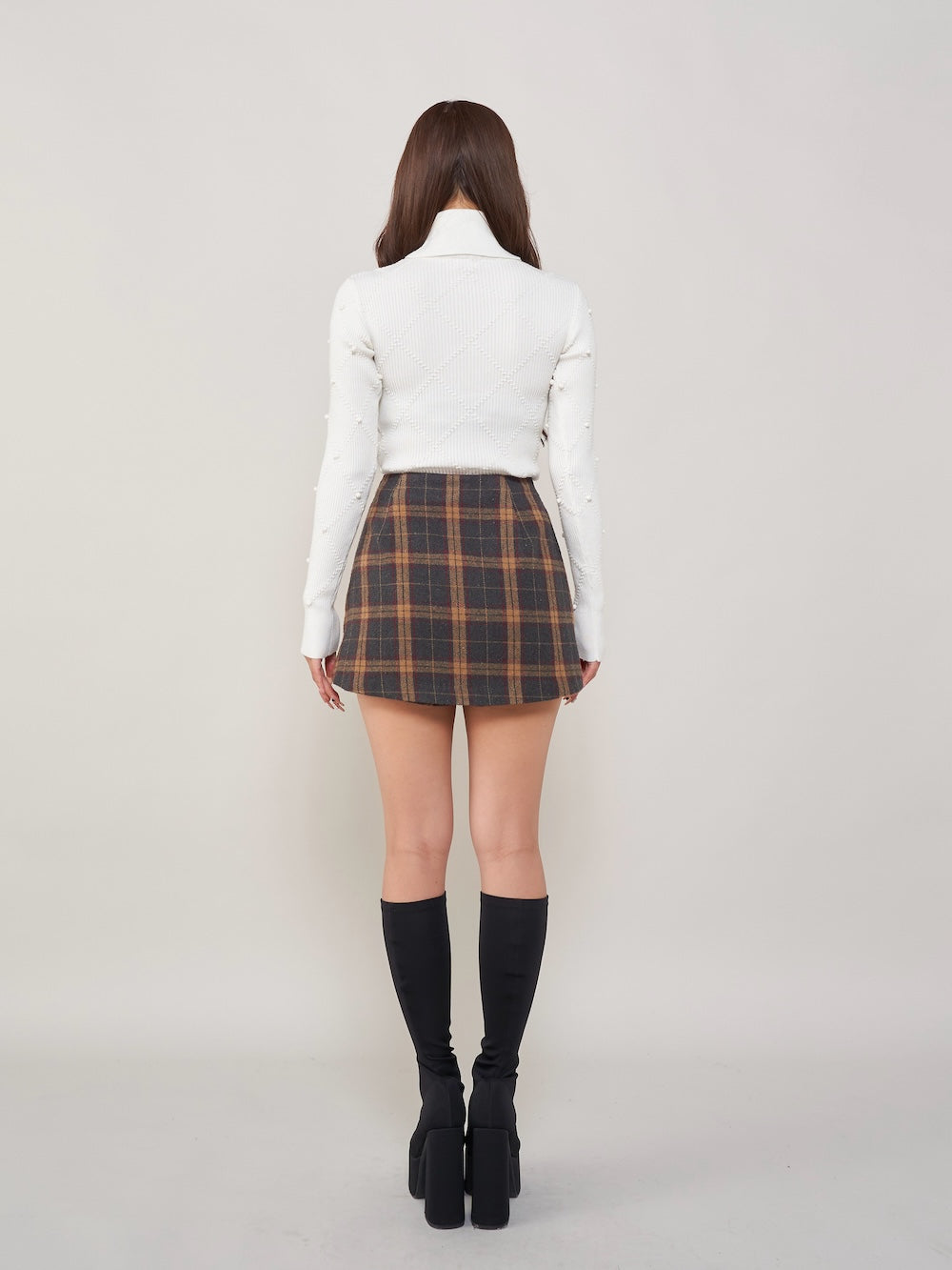 モデル：156cm（着用サイズ：FREE　着用カラー：WHT）