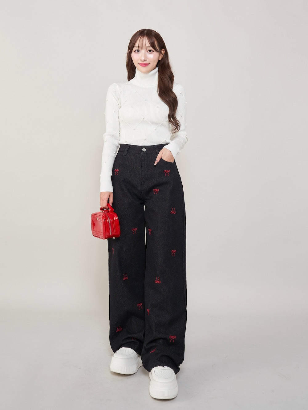 モデル：156cm（着用サイズ：FREE　着用カラー：WHT）