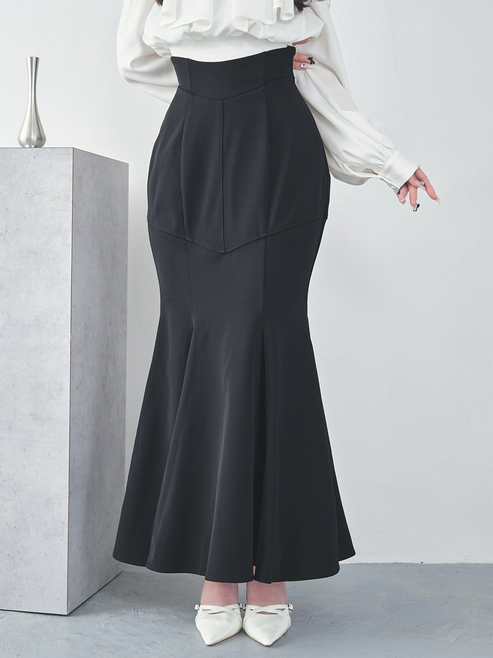 モデル：156cm（着用サイズ：FREE　着用カラー：BLK）