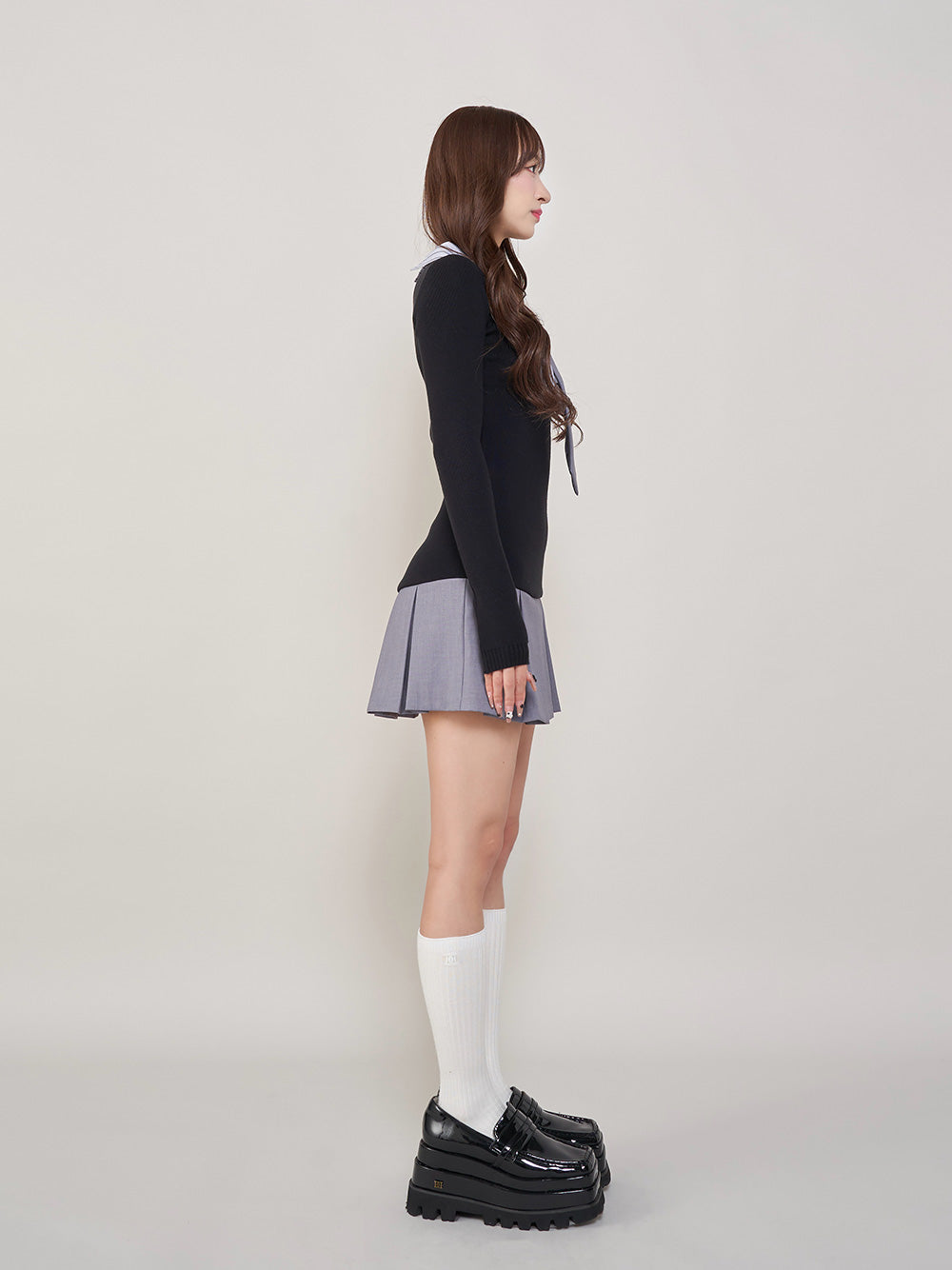 モデル：156cm（着用サイズ：FREE　着用カラー：BLK）