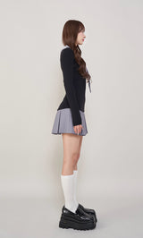 モデル：156cm（着用サイズ：FREE　着用カラー：BLK）