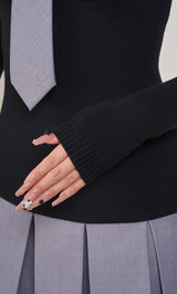 モデル：156cm（着用サイズ：FREE　着用カラー：BLK）