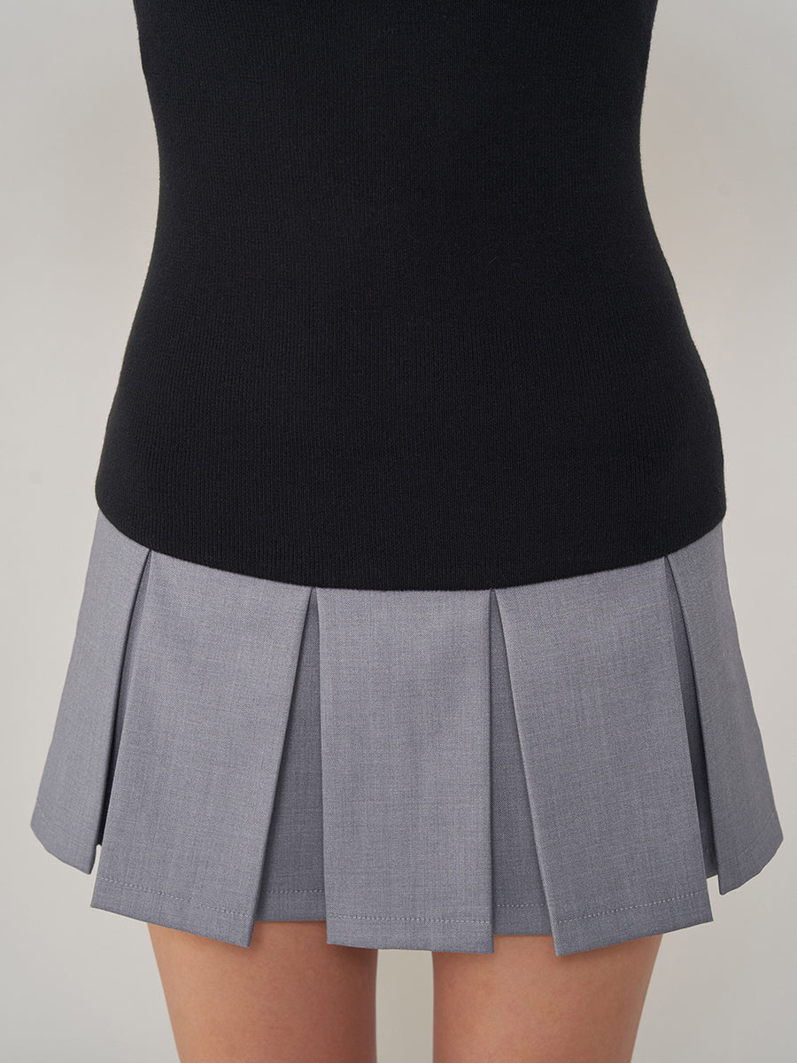 モデル：156cm（着用サイズ：FREE　着用カラー：BLK）