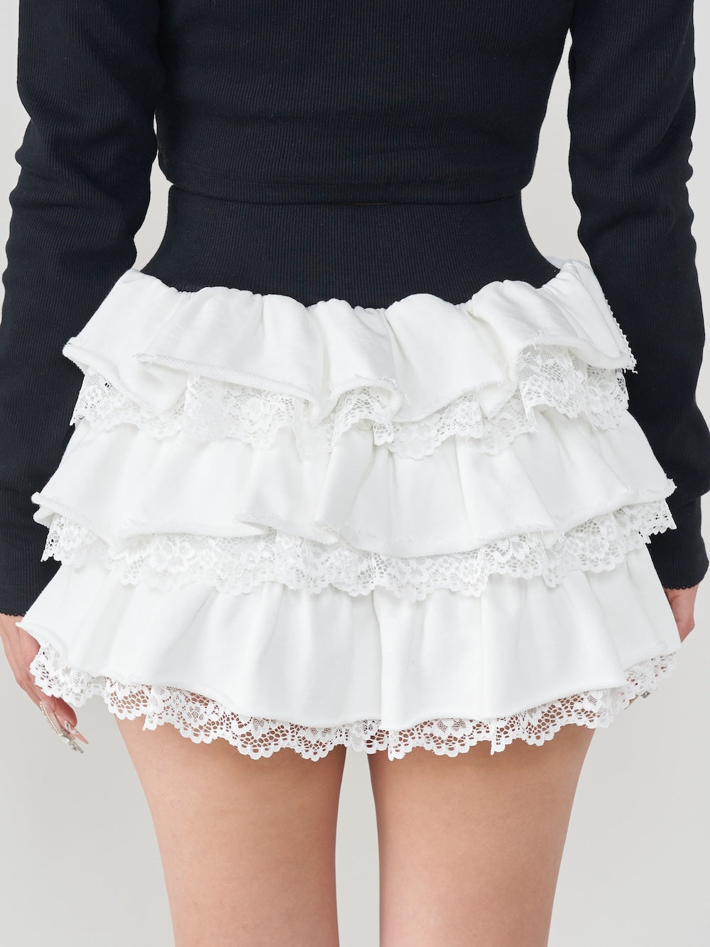 モデル：156cm（着用サイズ：FREE　着用カラー：WHT）