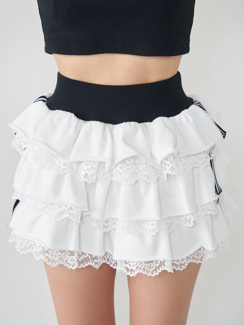 モデル：156cm（着用サイズ：FREE　着用カラー：WHT）