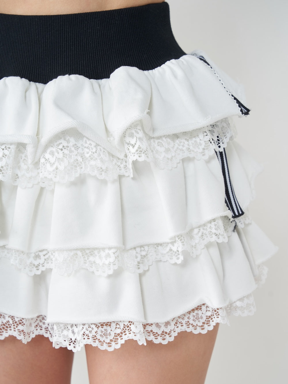 モデル：156cm（着用サイズ：FREE　着用カラー：WHT）