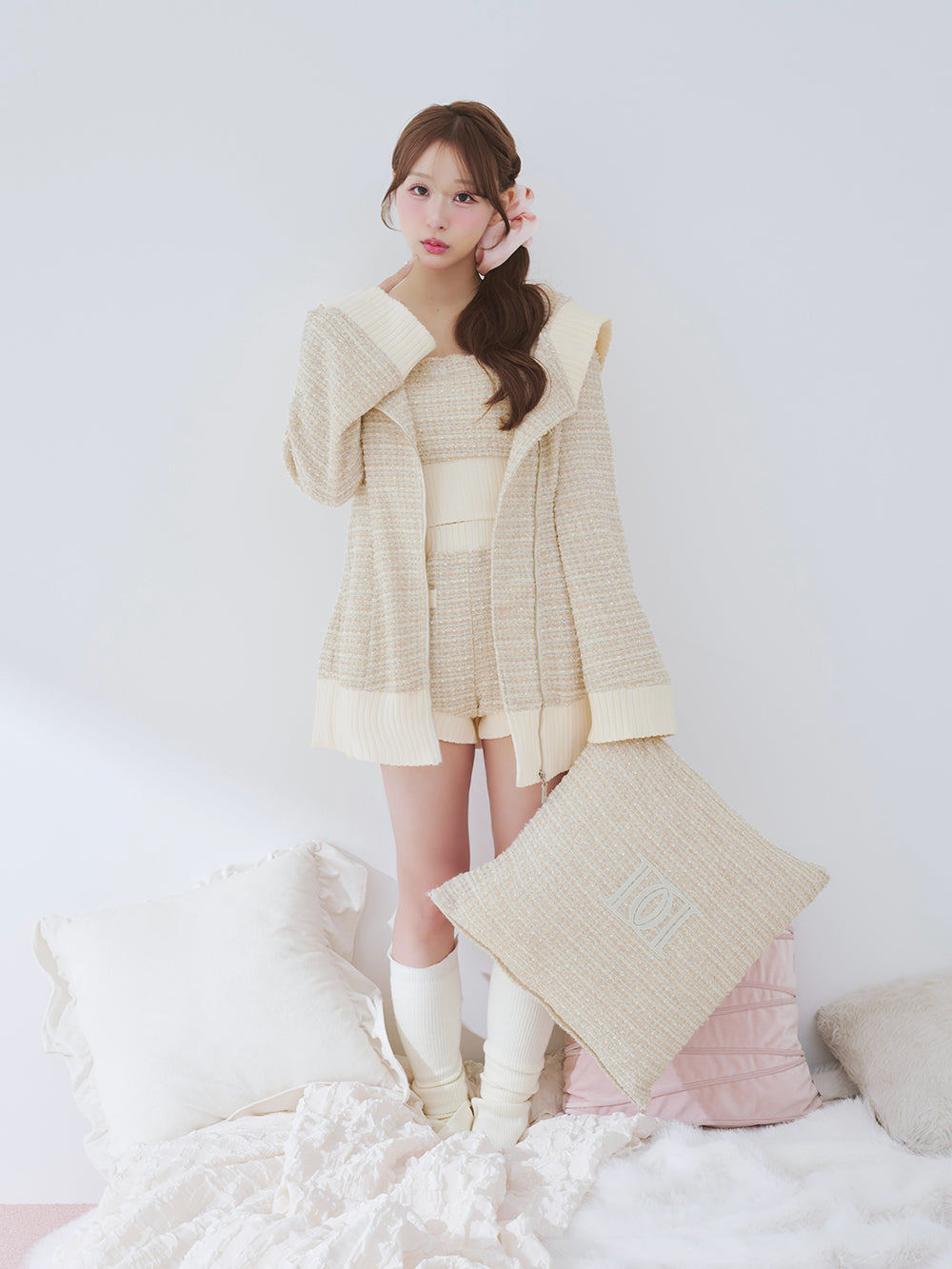 モデル：156cm（着用サイズ：FREE　着用カラー：IVO）