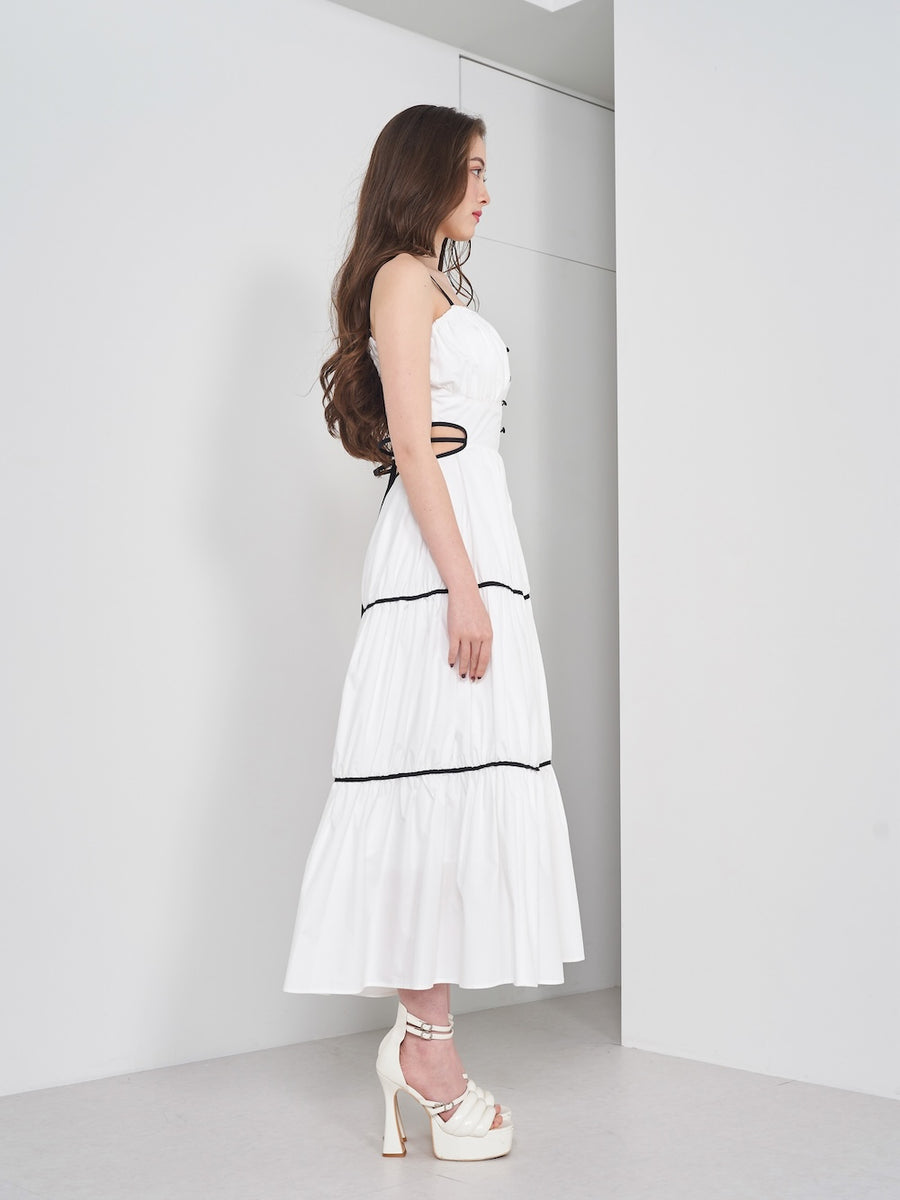 モデル：165cm（着用サイズ：FREE　着用カラー：WHT）