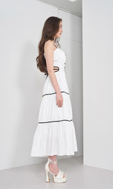 モデル：165cm（着用サイズ：FREE　着用カラー：WHT）