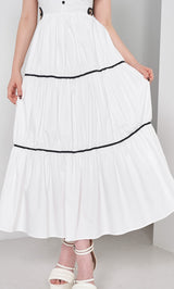 モデル：165cm（着用サイズ：FREE　着用カラー：WHT）