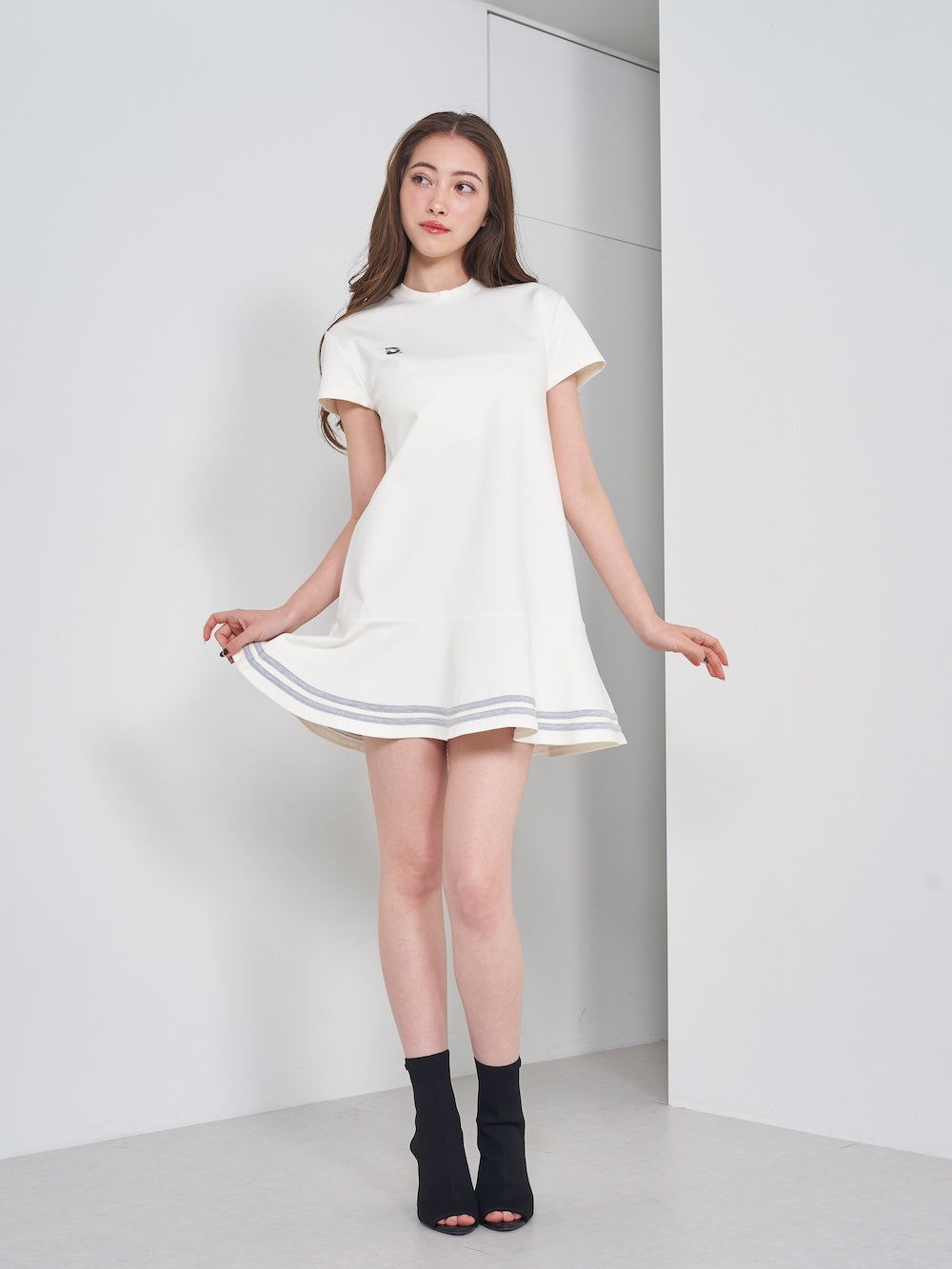 ラインカットフレアミニワンピース – Darich (ダーリッチ)